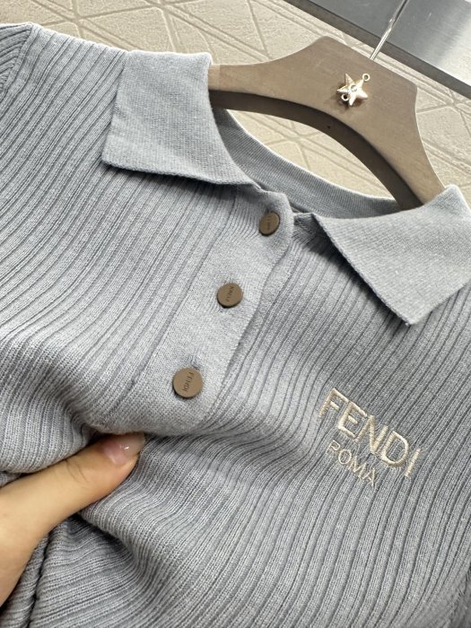 T-shirt women's фото 7