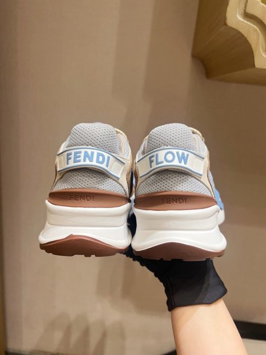 Кроссовки фото 3