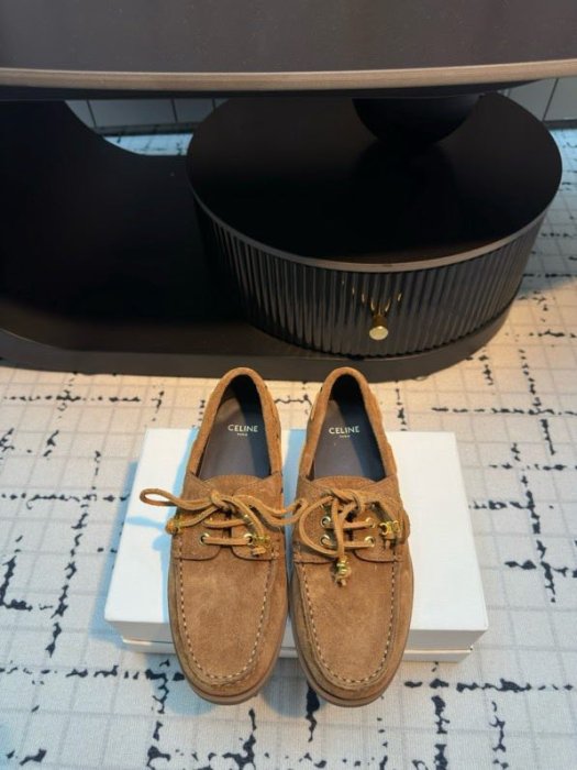 Лоферы женские