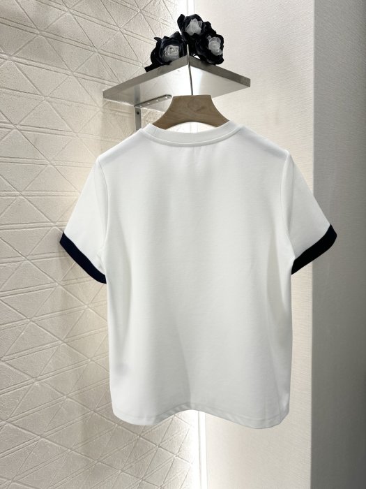 T-shirt women's фото 2