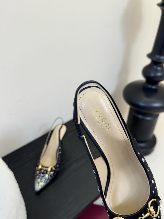 Босоножки фото 8