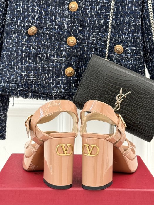 Босоножки фото 6