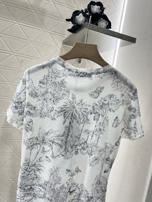 Футболка жіноча фото 4