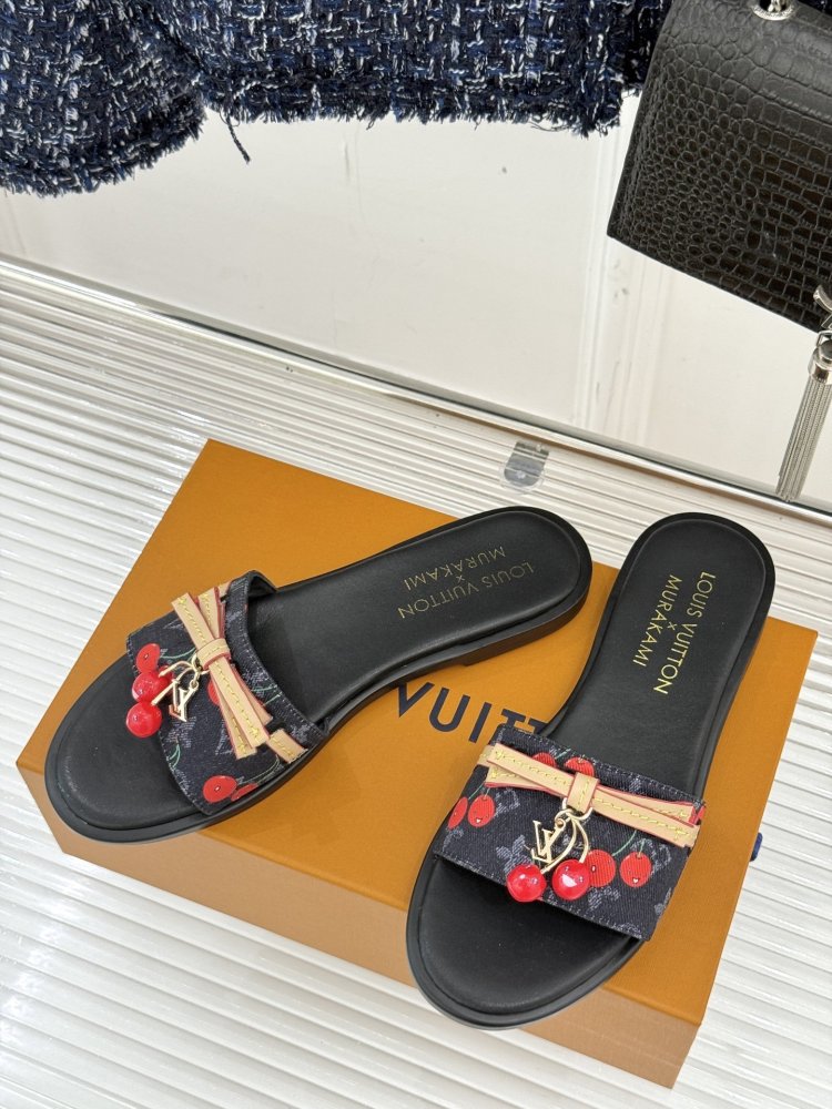 Шлепанцы женские фото 2