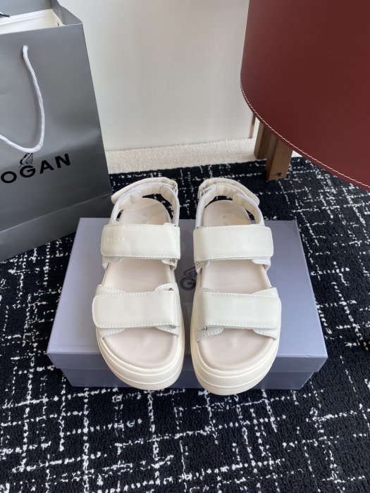 Сандалии женские