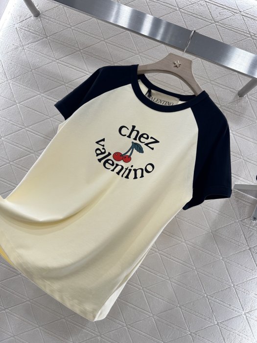 T-shirt women's фото 6