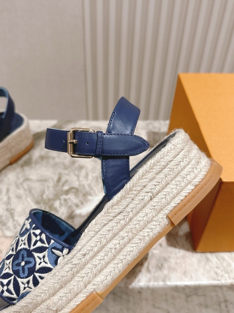 Сандалии женские фото 5