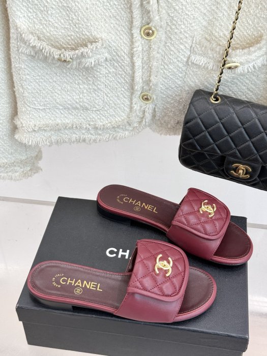 Шлепанцы фото 3