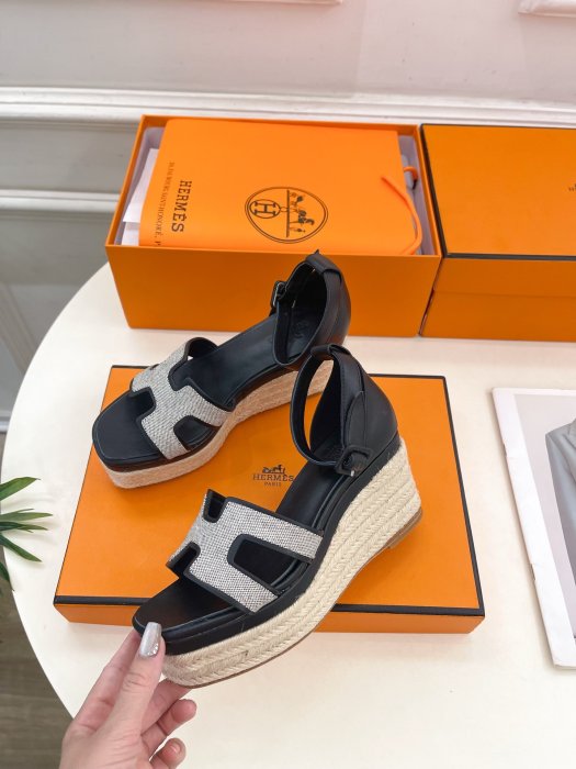 Босоножки фото 5