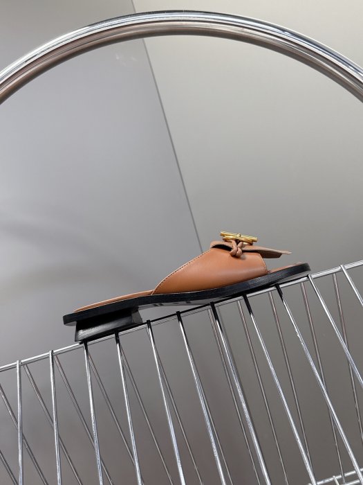 Шлепанцы фото 5