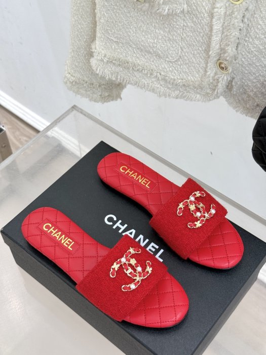 Шлепанцы женские фото 3