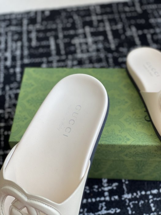 Шлепанцы фото 8