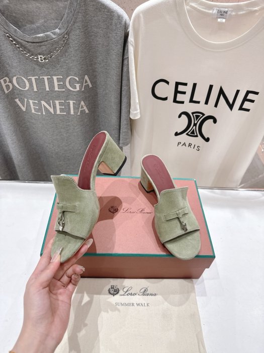 Босоножки фото 4