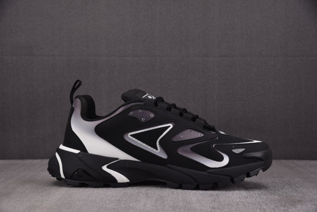 Кроссовки LOUIS VUITTON Runner Tatic Black White фото 2