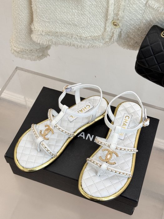 Сандалі жіночі фото 2