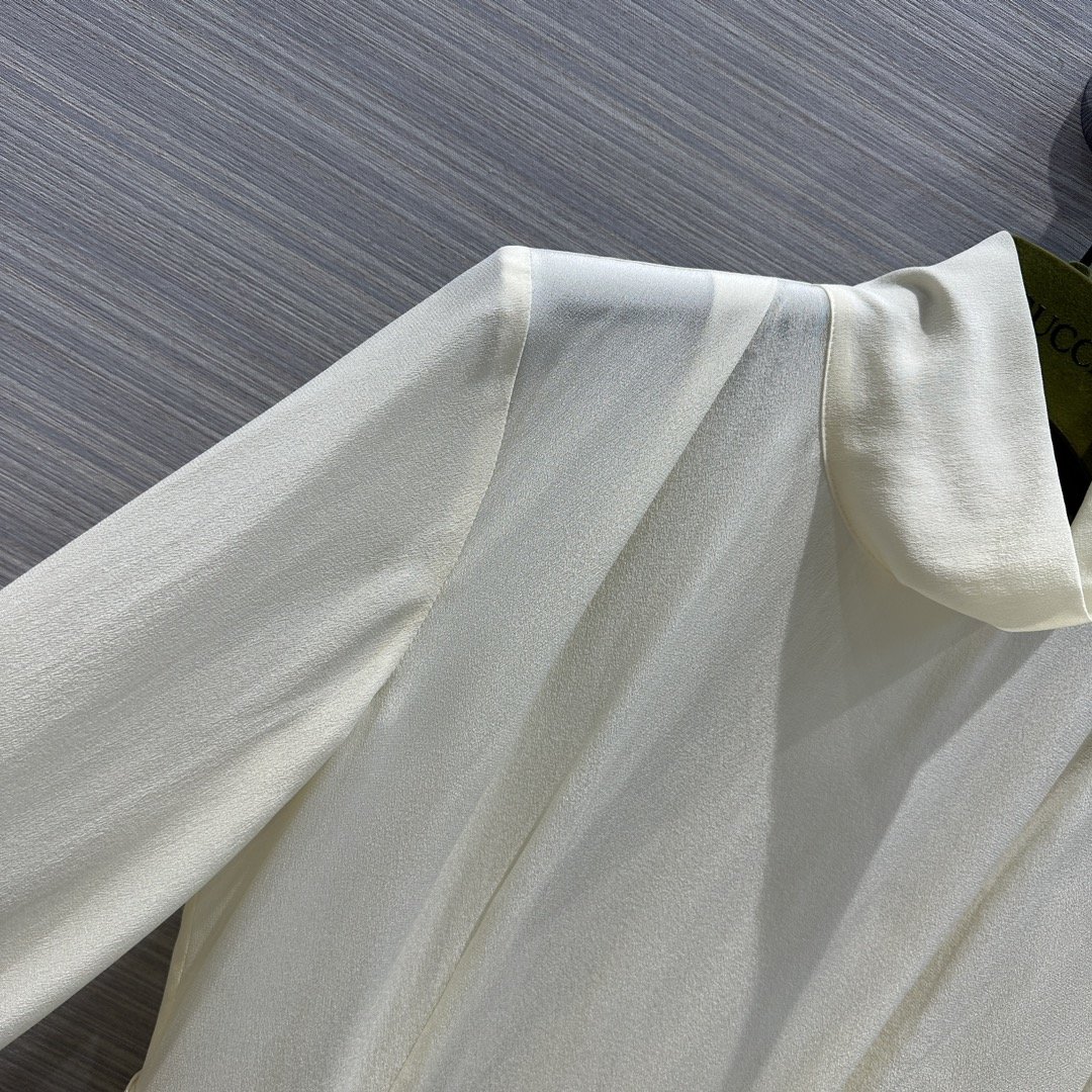 Stylish silk white dress фото 3