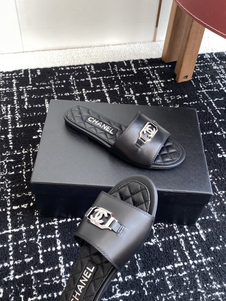 Шлепанцы женские фото 6