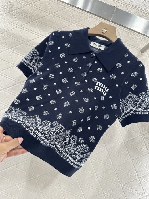 Футболка жіноча фото 5