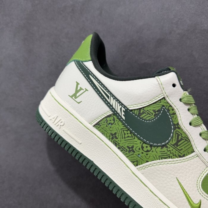 Кроссовки Nike Air Force 1 Low 07 x Louis Vuitton фото 6