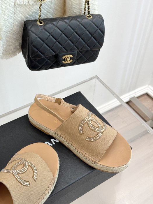 Сандалі жіночі фото 5