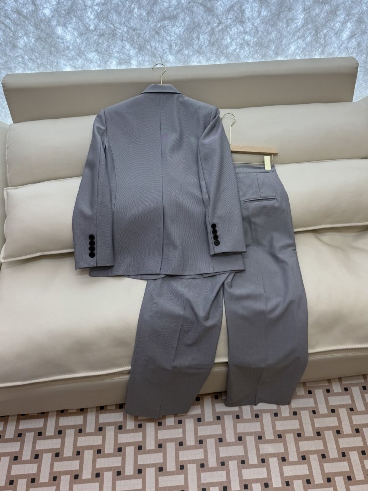 Costume female фото 4