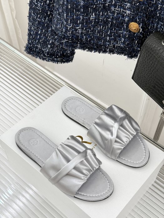 Шлепанцы фото 3