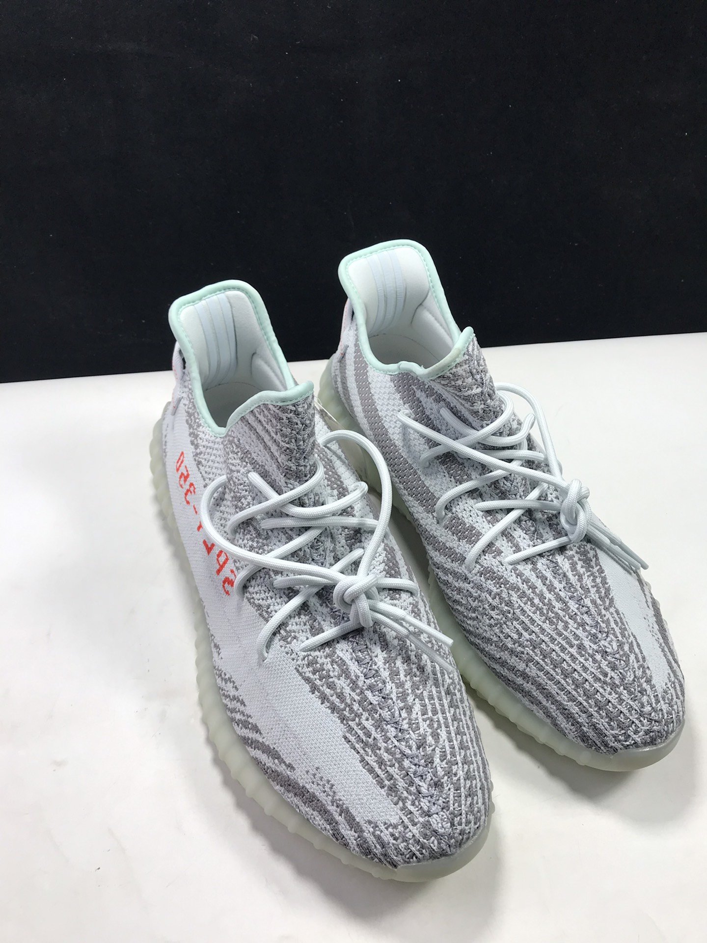 Кросівки YEEZY BOOST 350 V2 фото 4