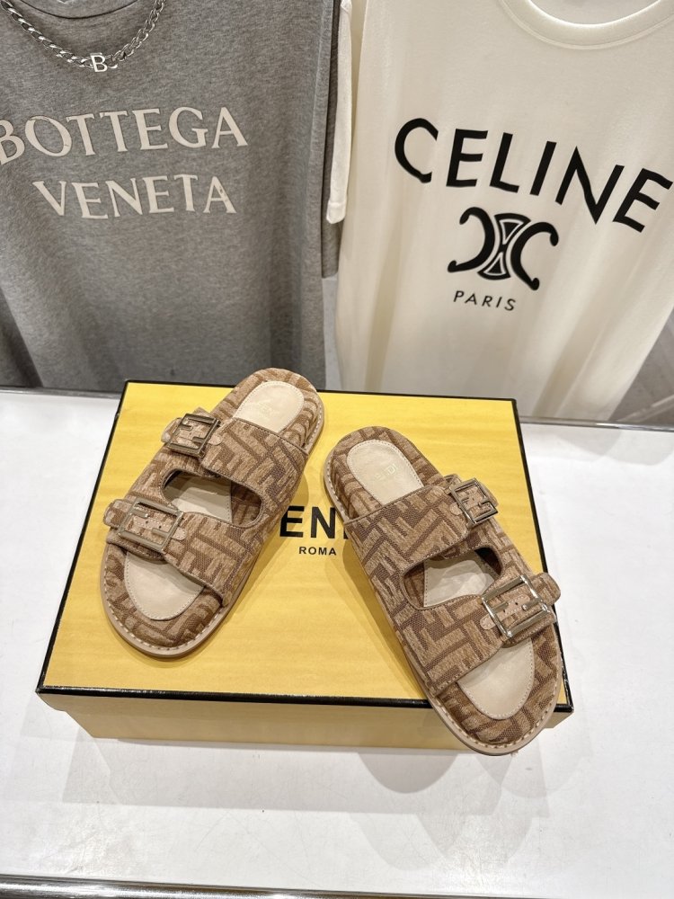 Шльопанці жіночі фото 2