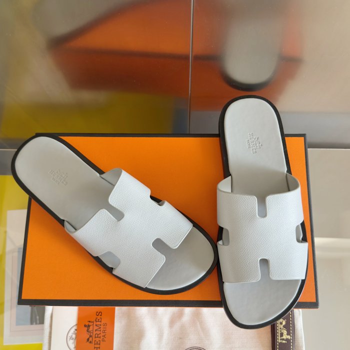 Шлепанцы женские фото 2