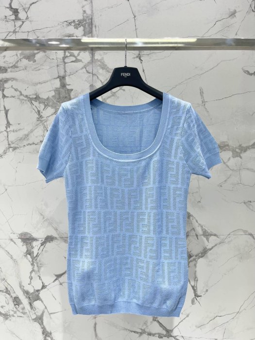 Футболка жіноча