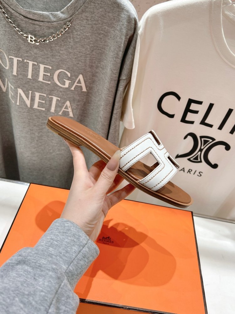 Шльопанці жіночі фото 6