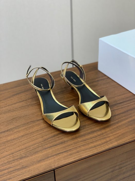 Босоножки фото 6