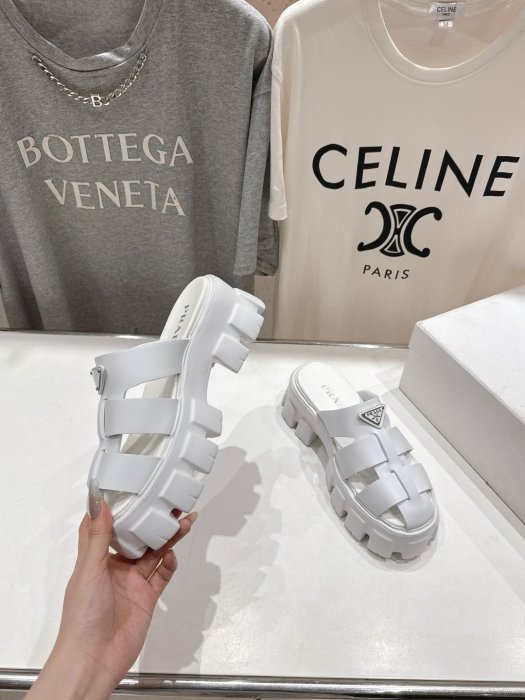 Шлепанцы фото 4