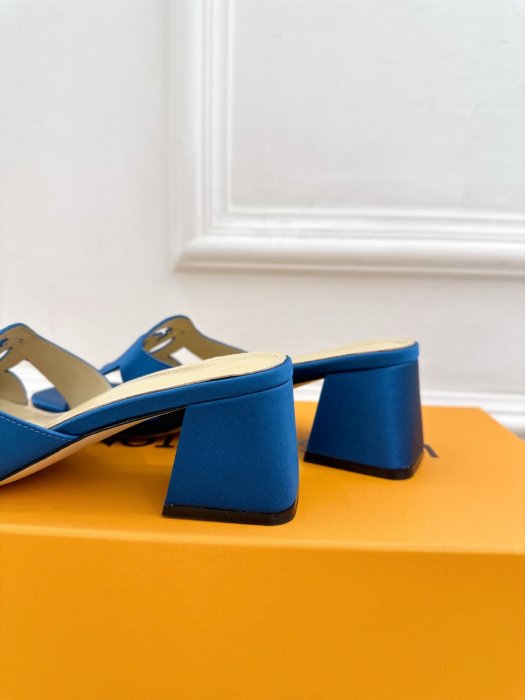 Босоножки фото 8