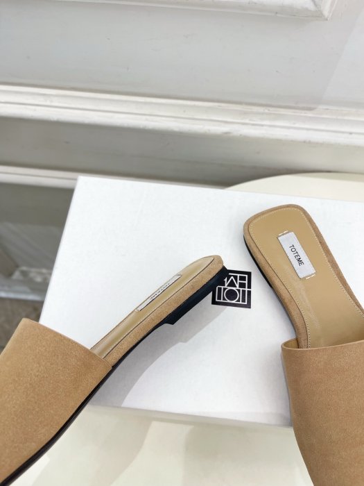 Шльопанці жіночі фото 8