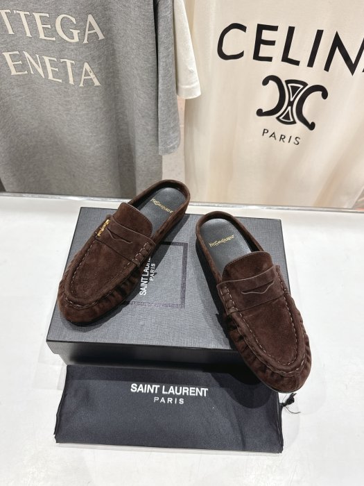 Лоферы кожаные женские фото 2