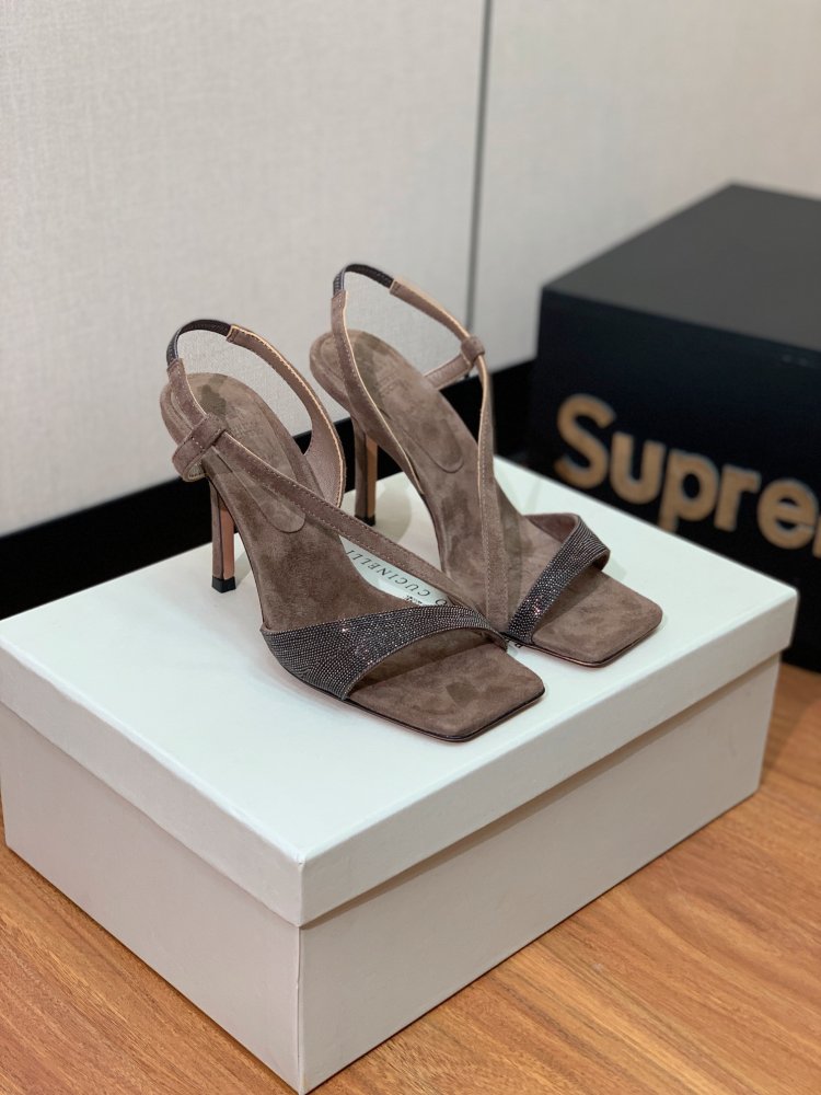 Босоножки фото 3