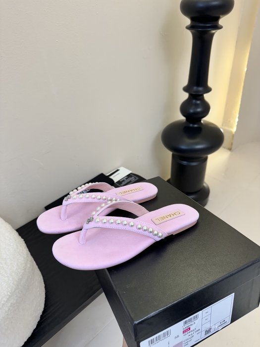 Шлепанцы женские фото 5