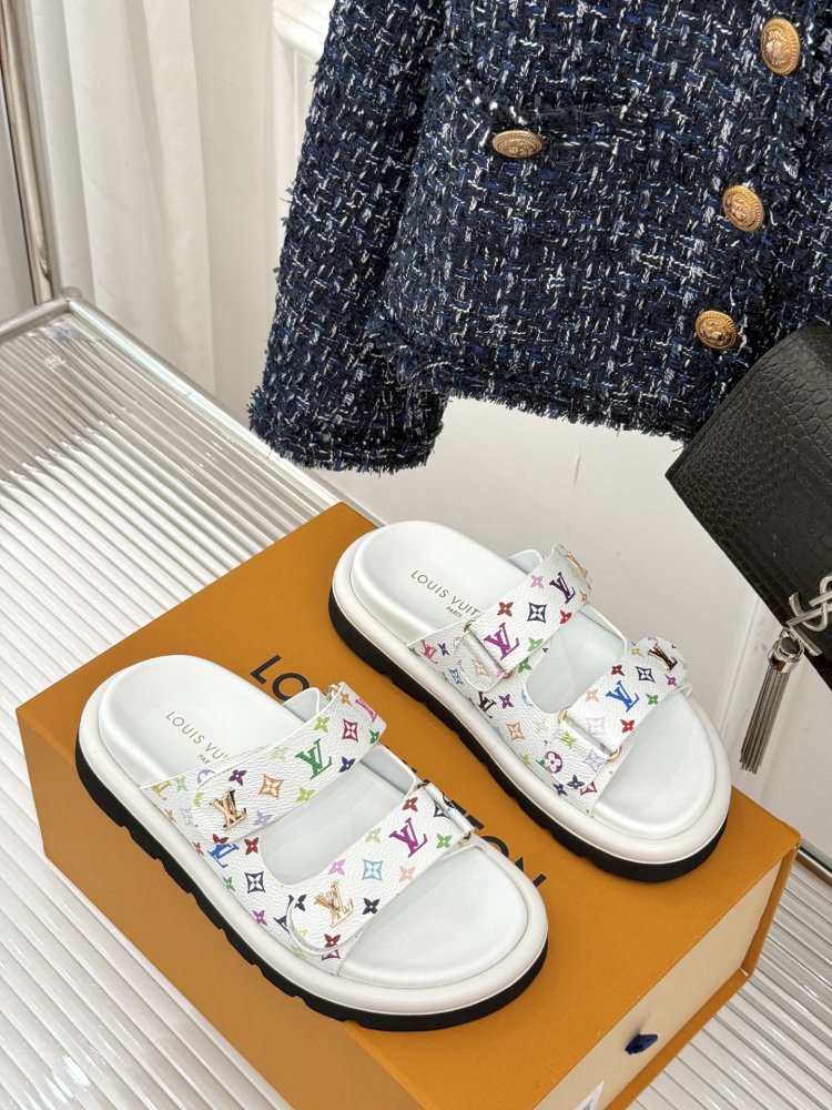 Шльопанці жіночі фото 3