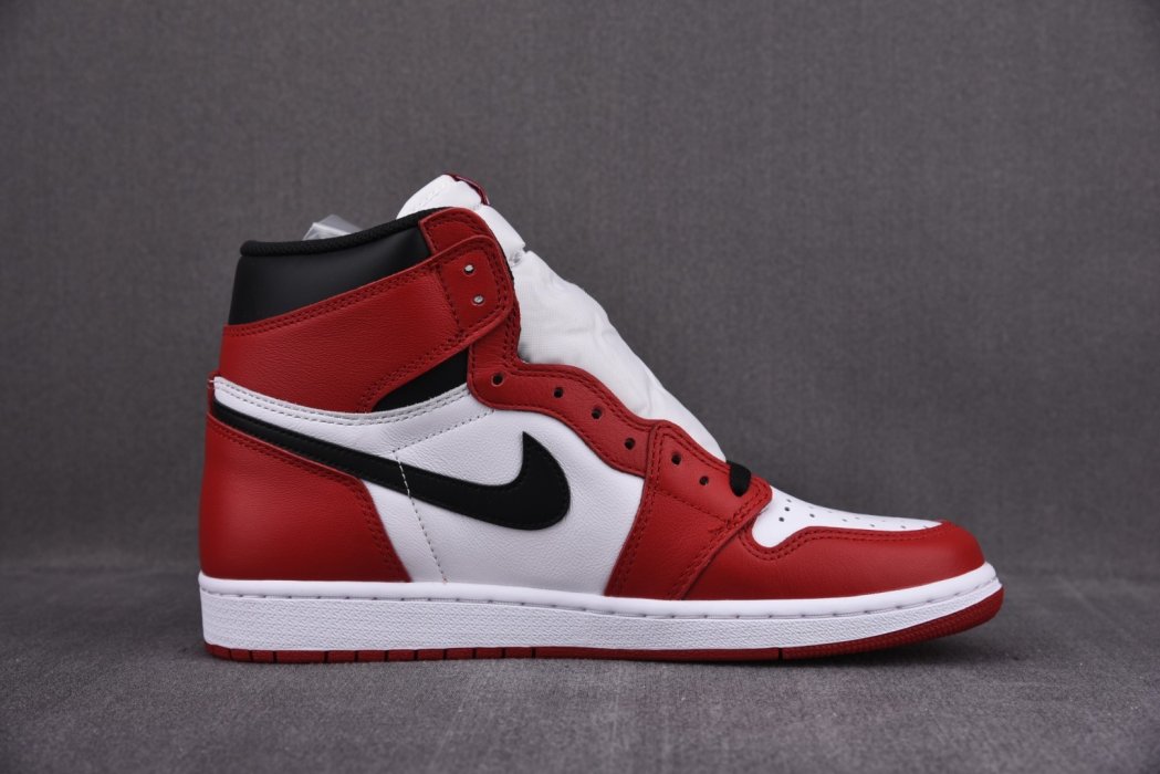 Кроссовки Air Jordan 1 Retro High OG Chicago фото 2