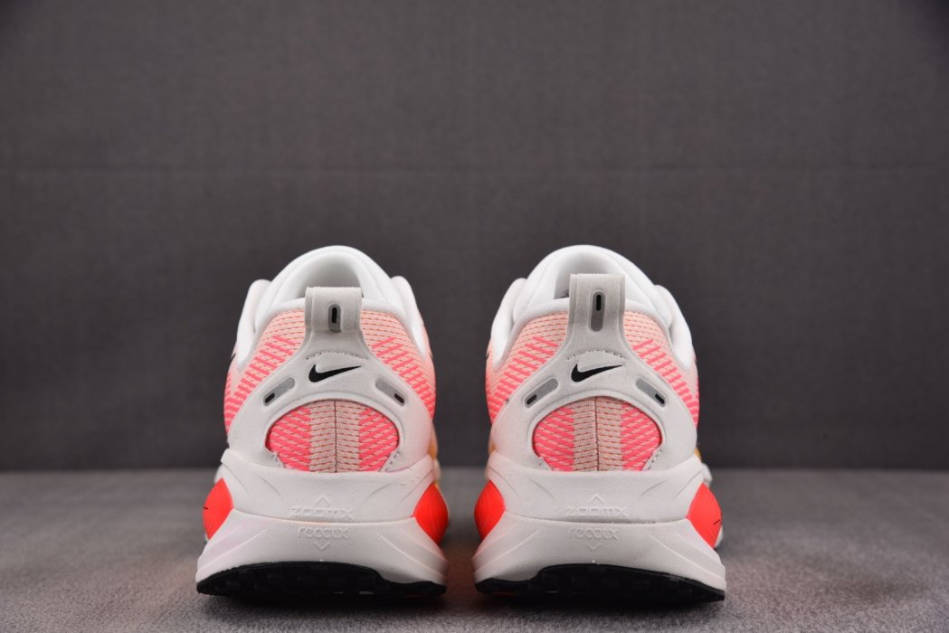 Кроссовки Vomero 18 Sail Bright Crimson фото 5