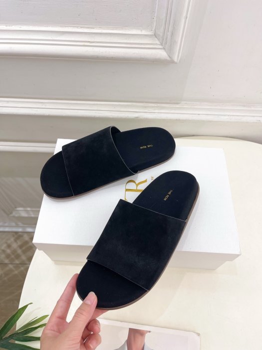 Шлепанцы женские фото 5