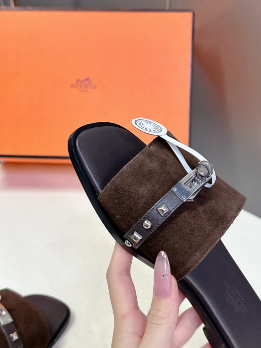 Шлепанцы фото 7