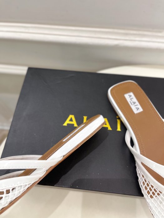 Шлепанцы женские фото 8