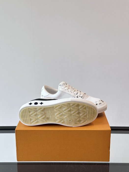 Кросівки чоловічі фото 9