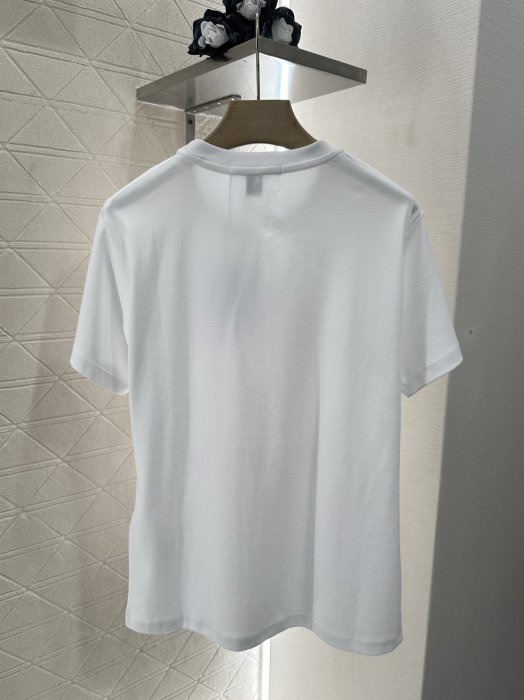 T-shirt women's фото 2