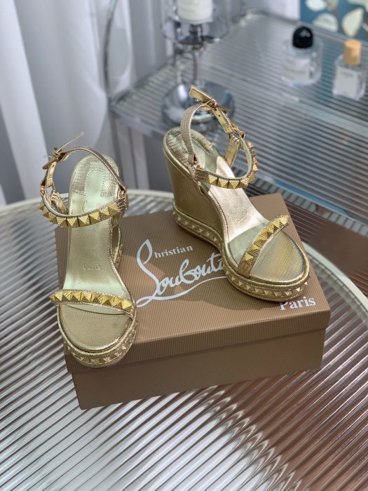 Босоножки фото 3