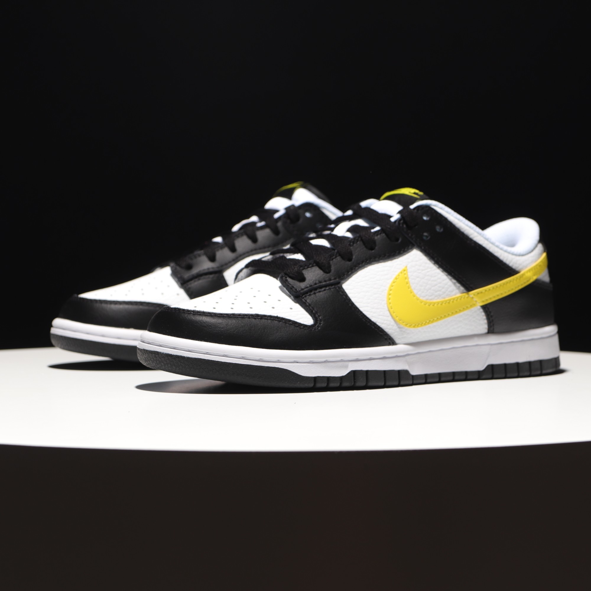 Sneakers Dunk Low FQ2431-001 фото 5