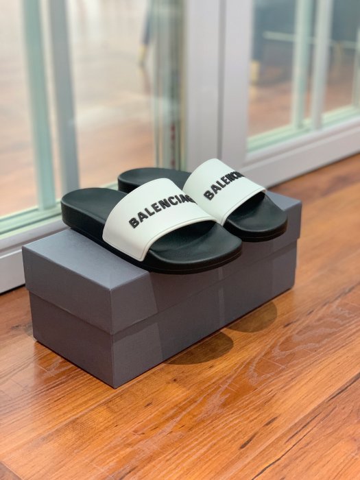 Шлепанцы фото 4