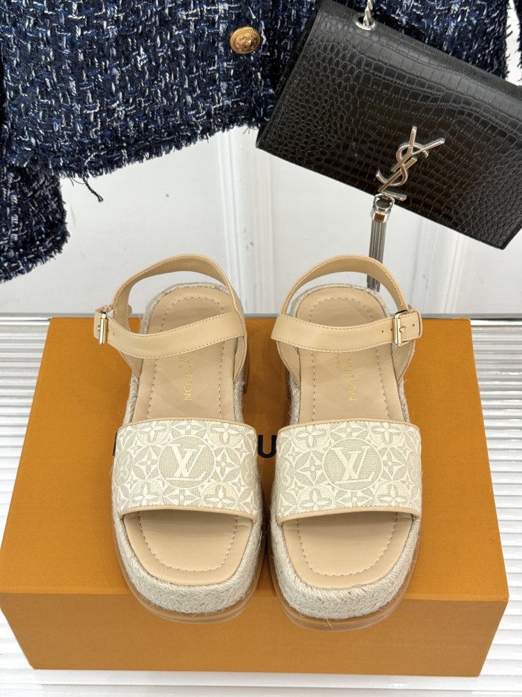 Босоніжки фото 4